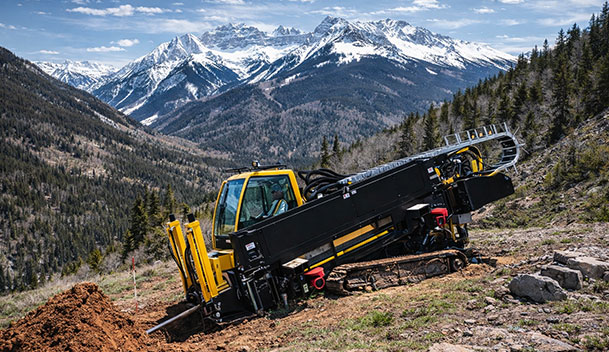 hdd-drilling-underground-utilities-installation-contractor HDD drilling rig installing underground utilities with operator working in the colorado four corners region